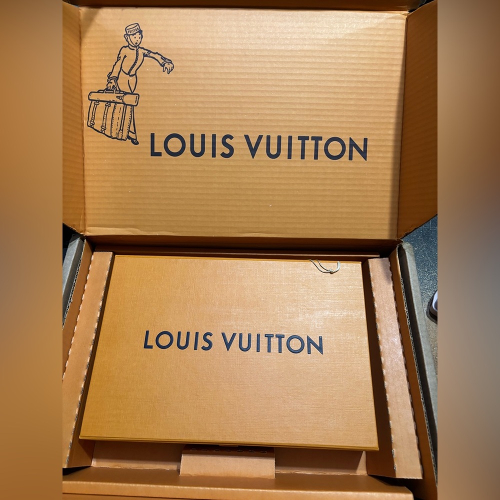 Louis Vuitton packaging